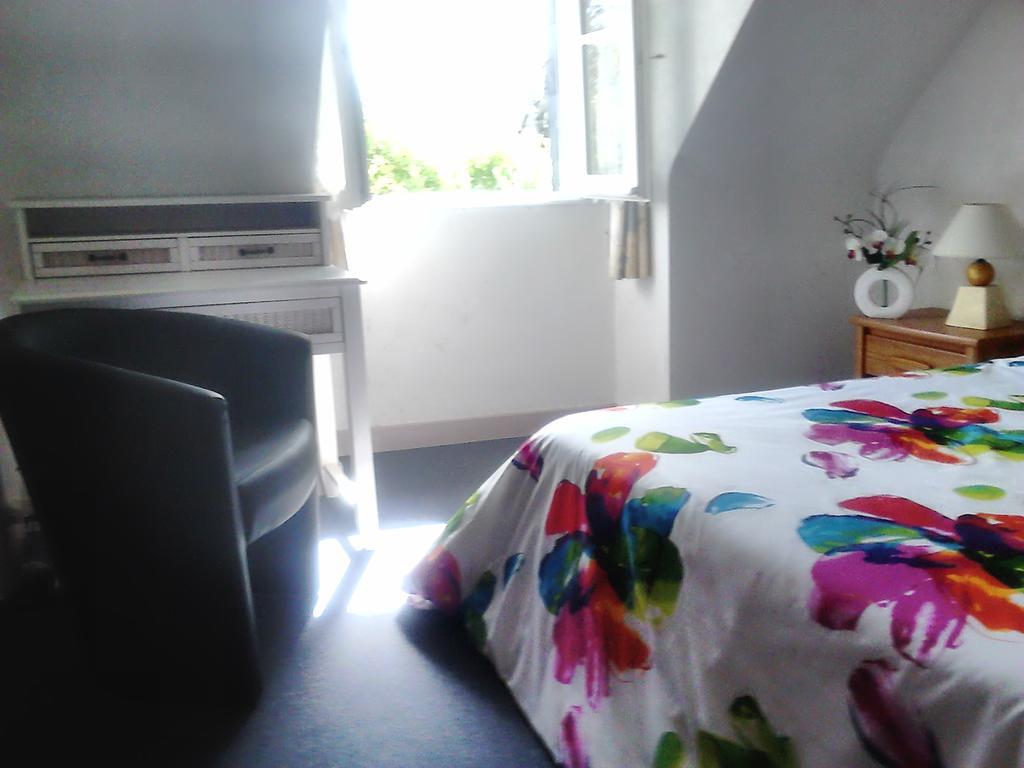 Chambres D'Hotes D'Evelyne Pluneret Exterior foto