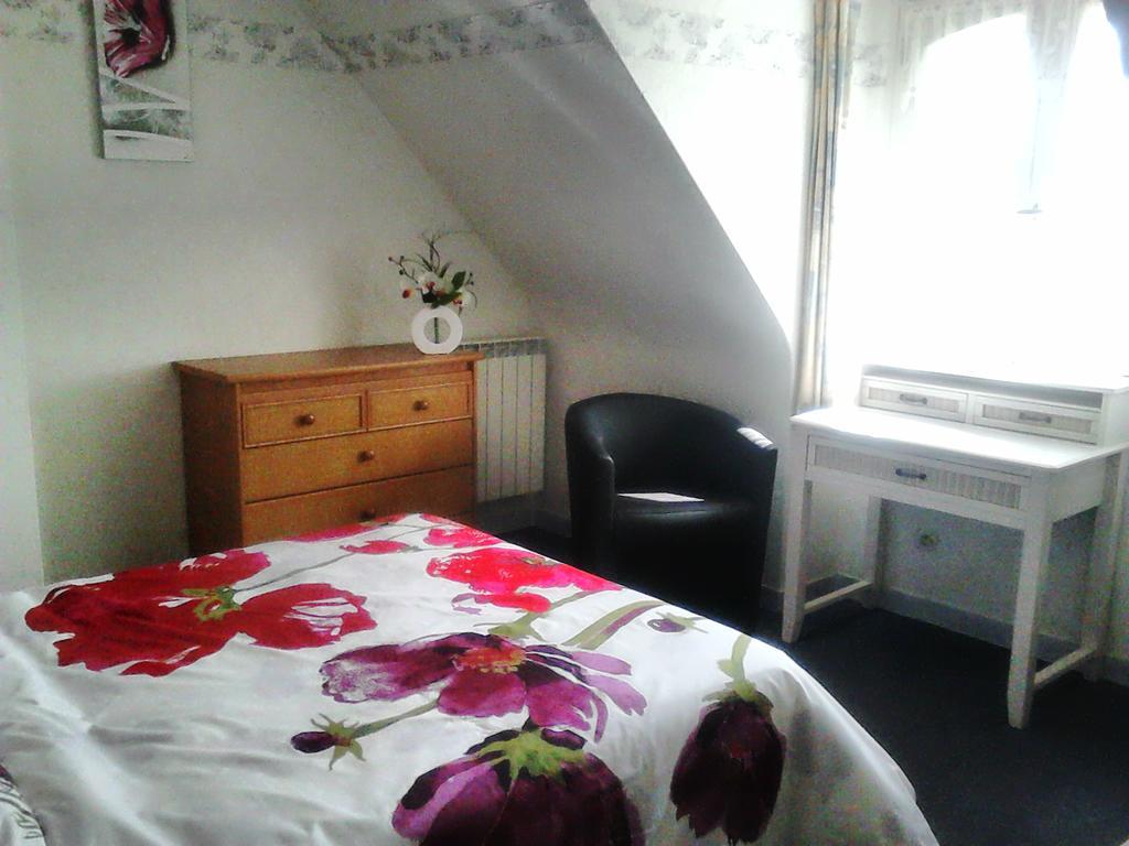 Chambres D'Hotes D'Evelyne Pluneret Exterior foto